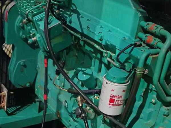 台山如何确定新的发电机组控制系统是否与原系统兼容？